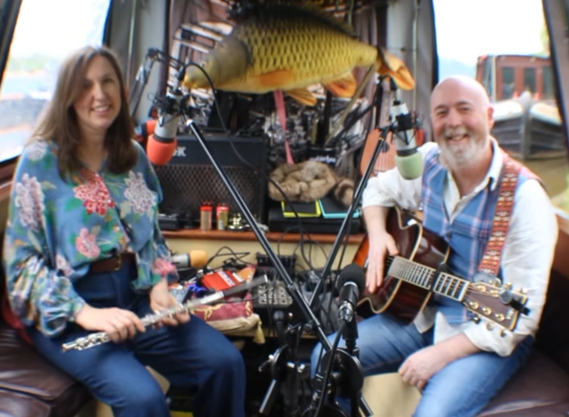 Peter and Jane Reeves performing Magpie on the Narrowboat Sessions